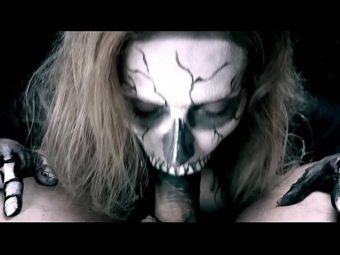 ❤️ Demon ti fi souse kòk chante ak bouch nwa li ak vale kom. ❤ Videyo pònografi nan nou ❤